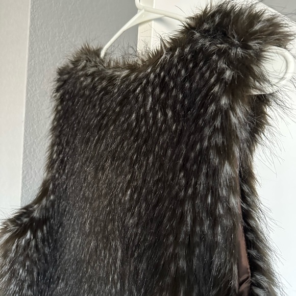 Animal Print Vest - Picture 2 of 11